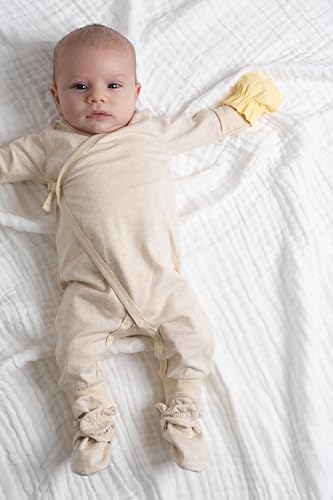 MONICA + ANDY Soft Start Box, Organic Cotton Baby Clothes Set, Super Soft 13-Piece Newborn & Infant Baby Gift Set