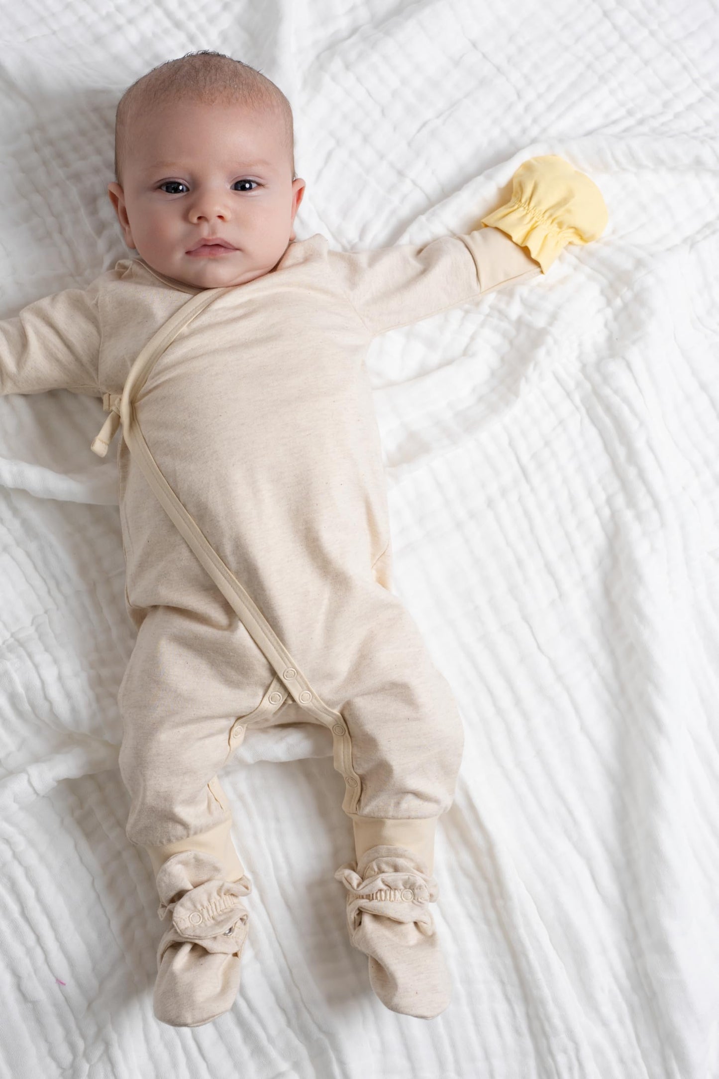 MONICA + ANDY Soft Start Box, Organic Cotton Baby Clothes Set, Super Soft 13-Piece Newborn & Infant Baby Gift Set