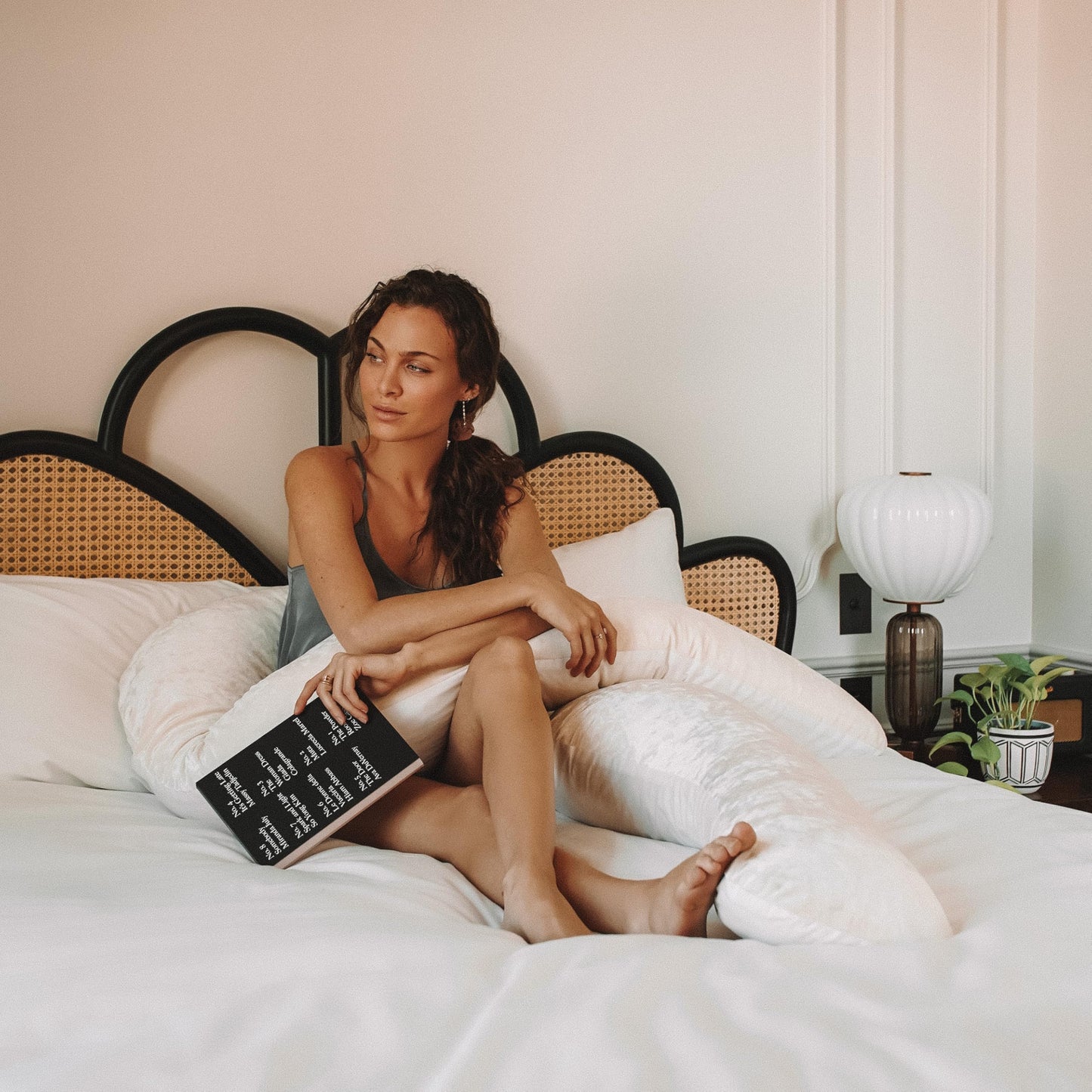 YANA Body Pillow | Luxury Body & Pregnancy Pillow - Organic Bamboo Cotton - Natural Latex Fill - Ergonomic Design - Double Sided - Washable